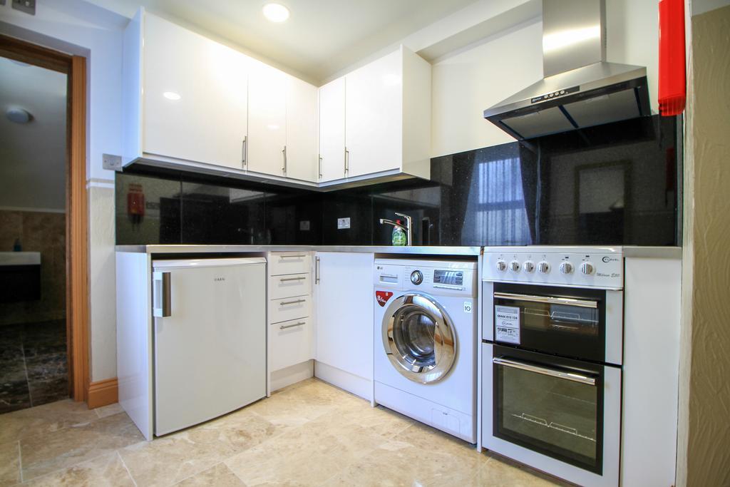 Congress Apartments Истборн Екстериор снимка