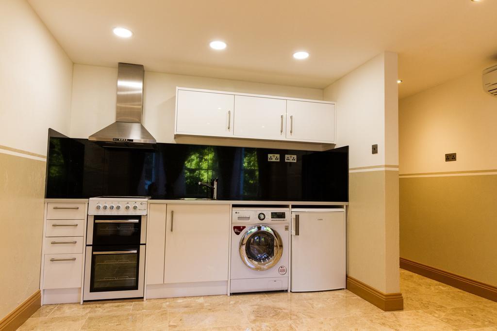Congress Apartments Истборн Екстериор снимка