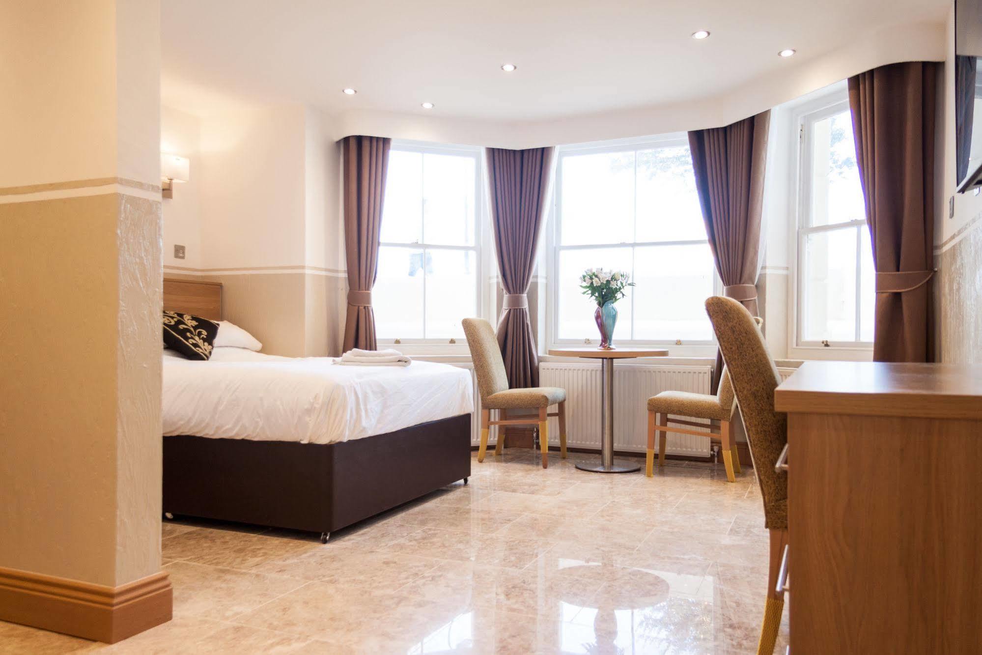 Congress Apartments Истборн Екстериор снимка