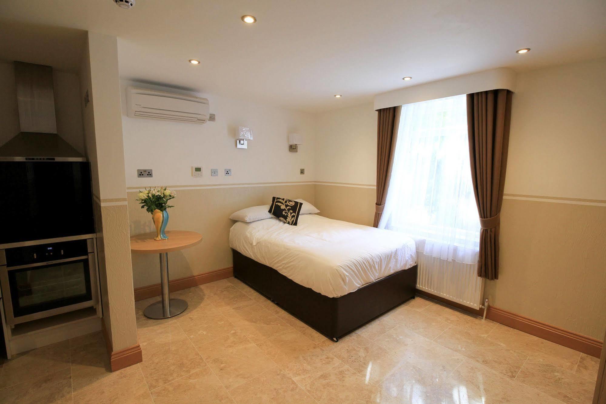Congress Apartments Истборн Екстериор снимка