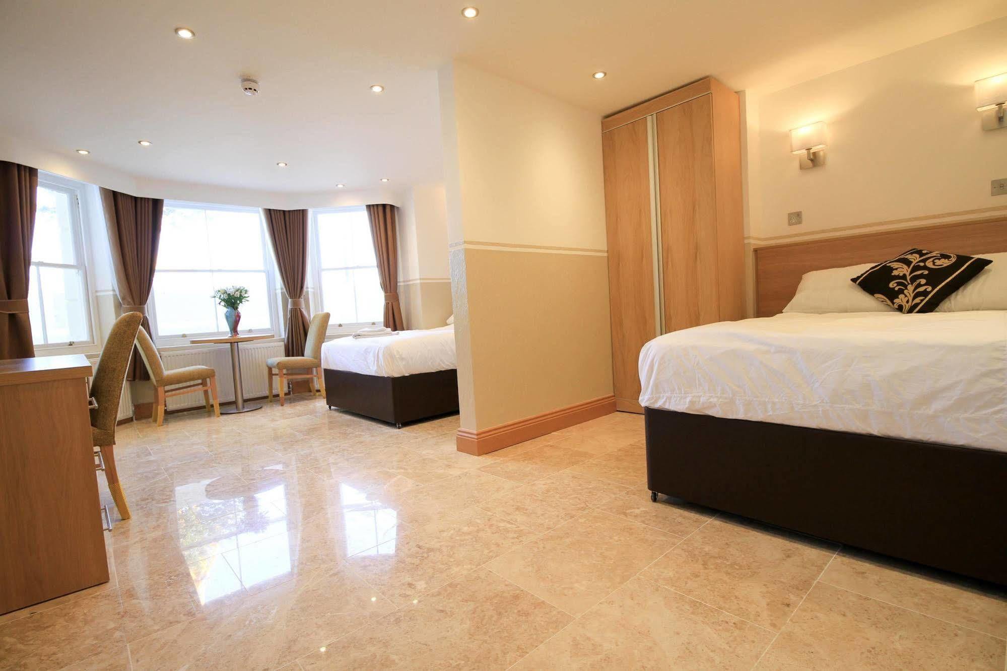 Congress Apartments Истборн Екстериор снимка