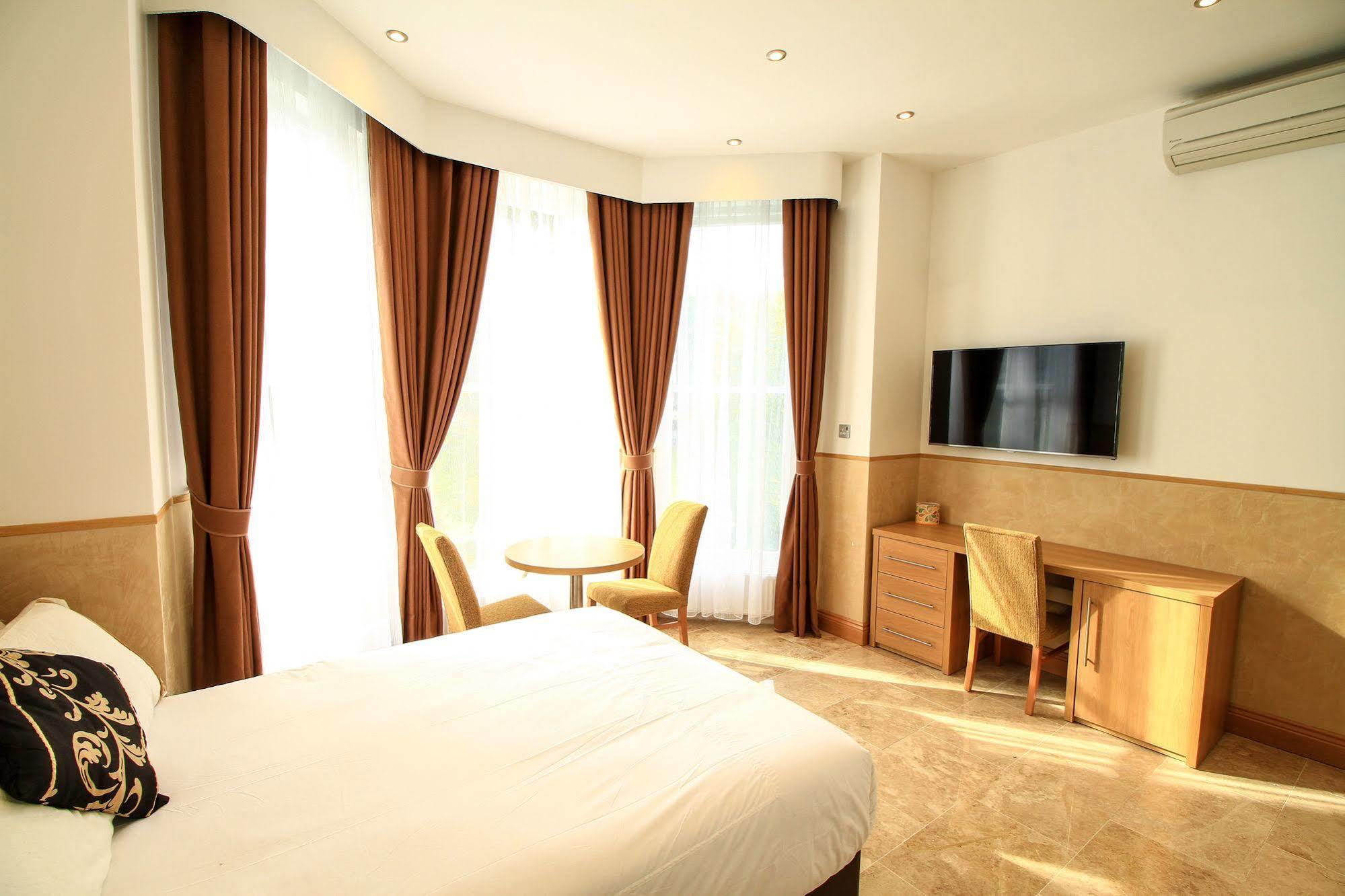 Congress Apartments Истборн Екстериор снимка