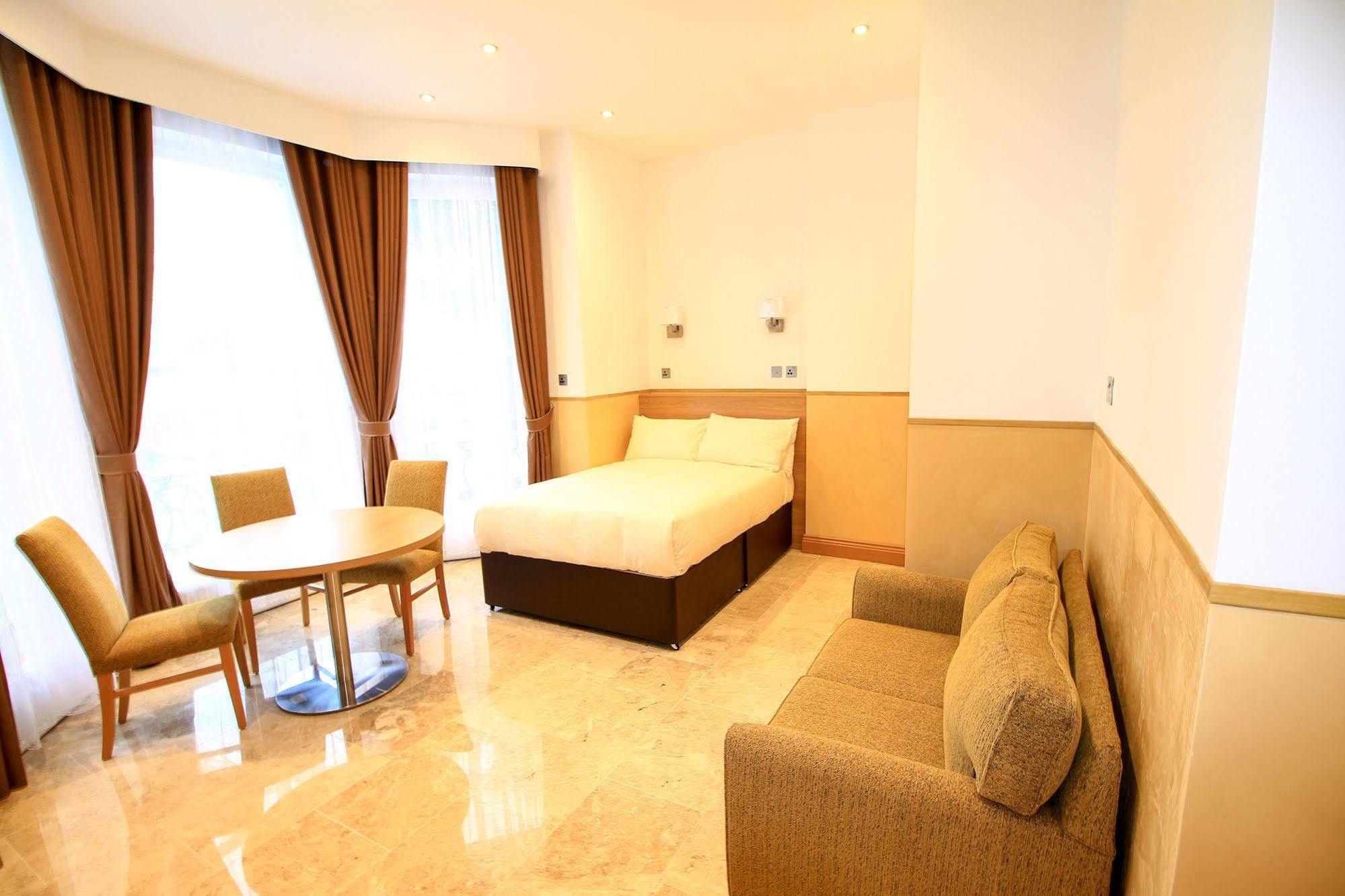 Congress Apartments Истборн Екстериор снимка