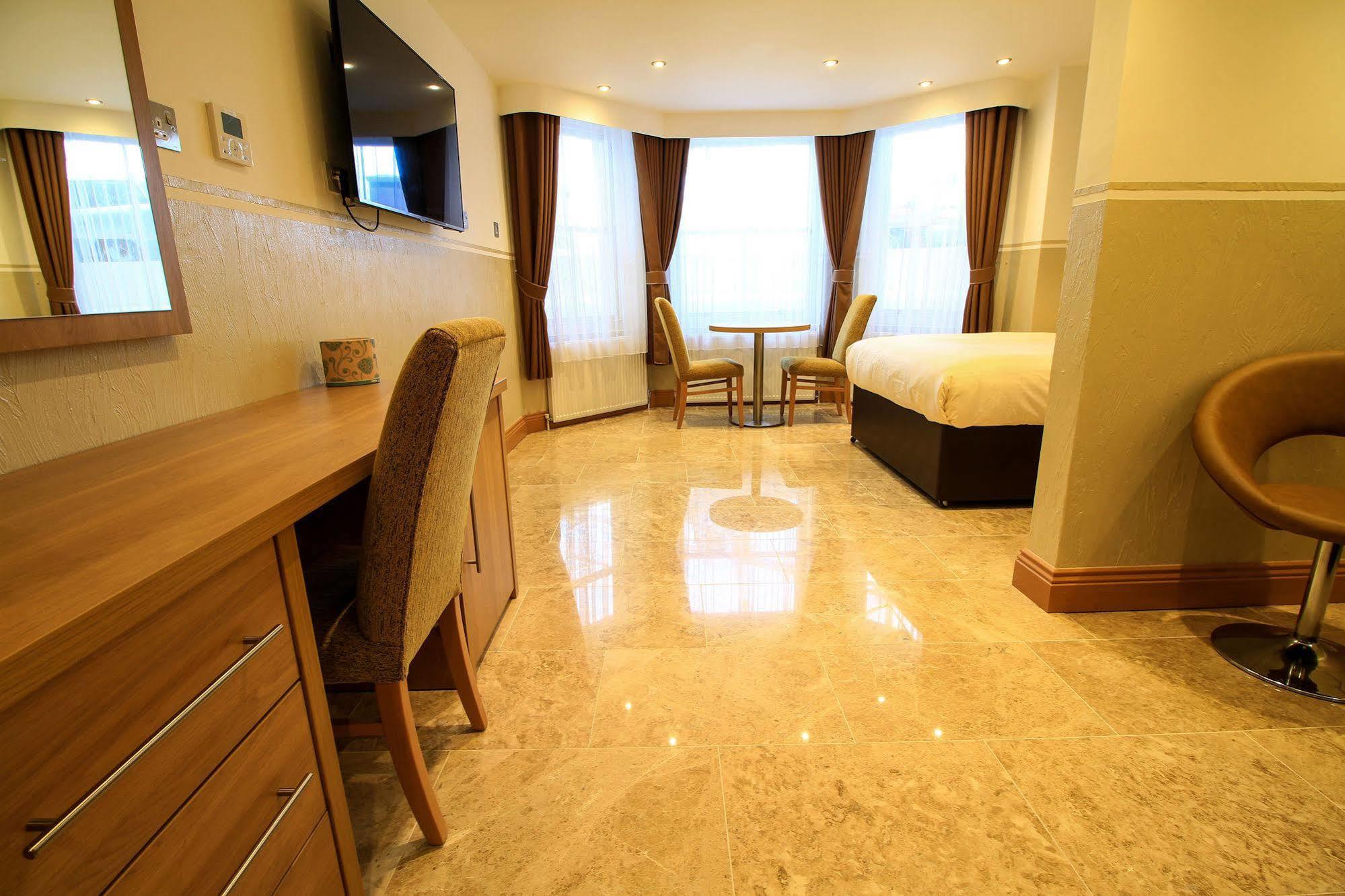 Congress Apartments Истборн Екстериор снимка