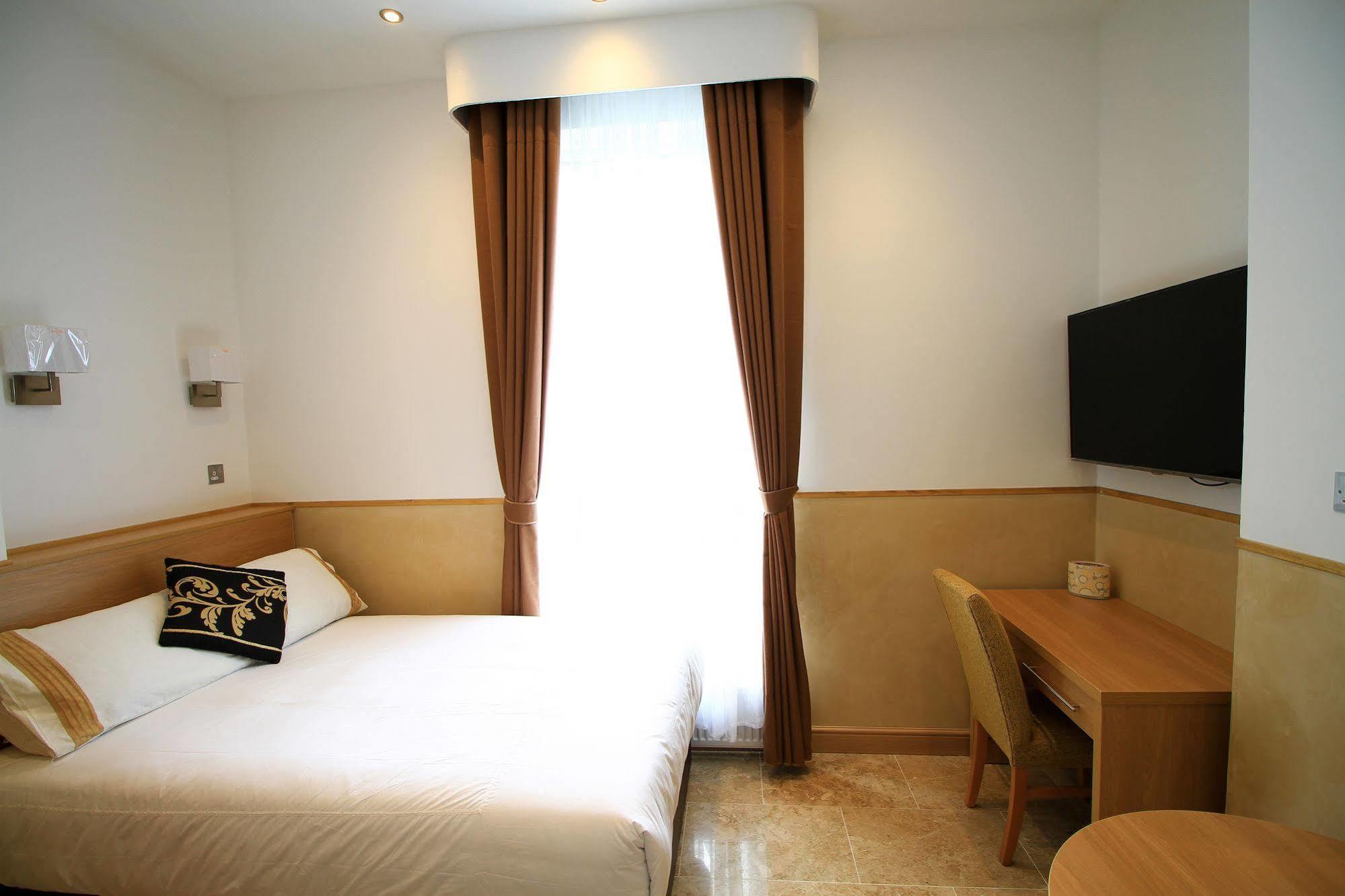 Congress Apartments Истборн Екстериор снимка