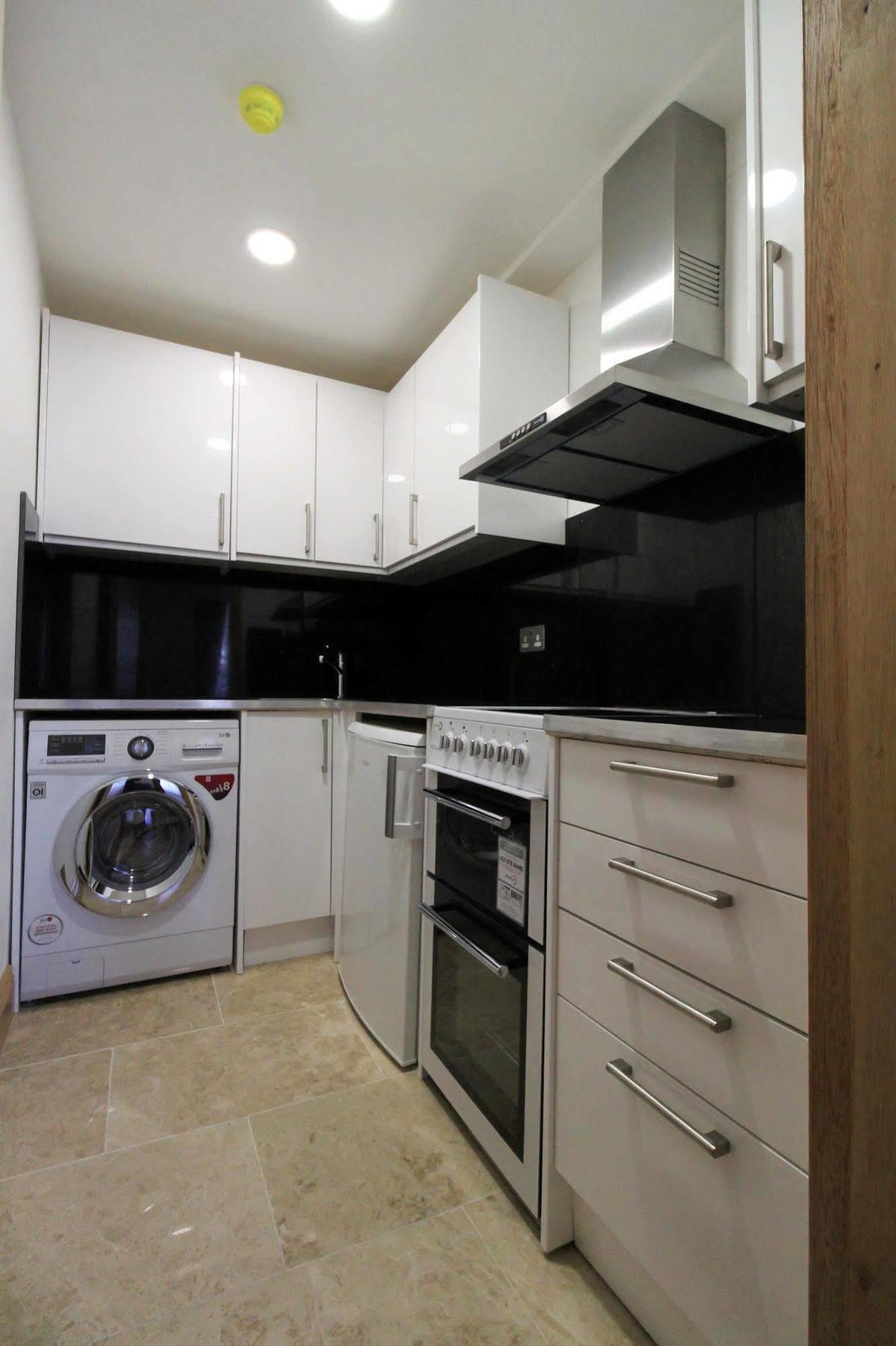Congress Apartments Истборн Екстериор снимка