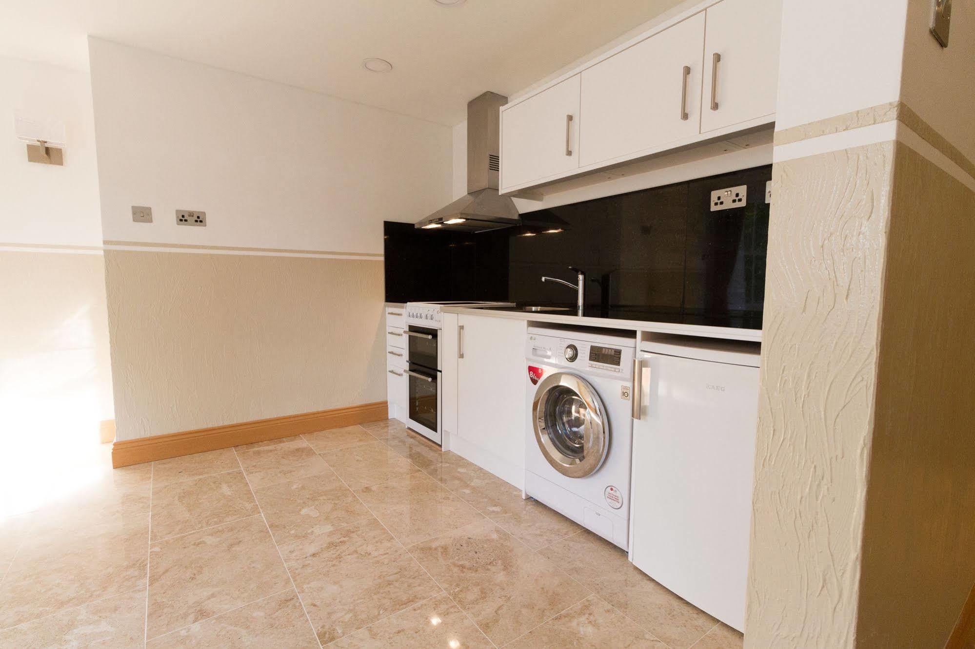 Congress Apartments Истборн Екстериор снимка