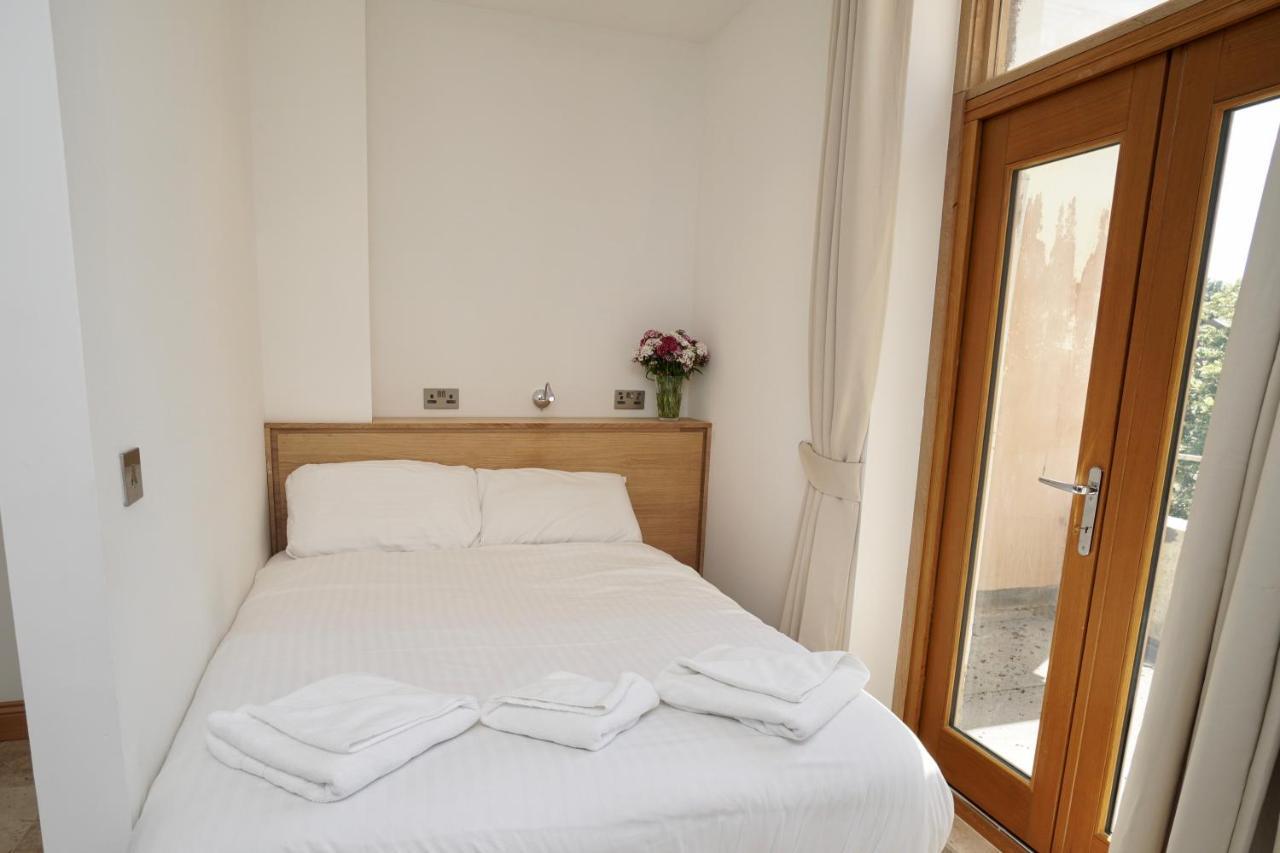 Congress Apartments Истборн Екстериор снимка